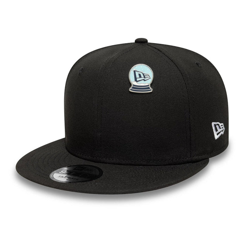 New Era Snowglobe Black Pin Badge 'Silver'