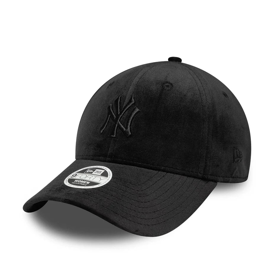 New Era New York Yankees Womens MLB 9FORTY Adjustable Cap 'Velour Black'