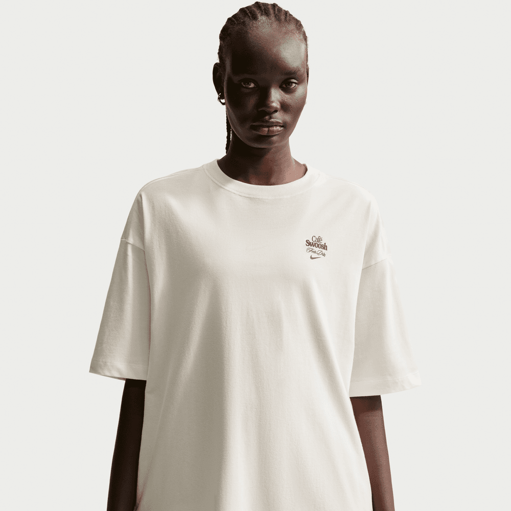 Nike Sportswear Women's Oversized Short-Sleeve T-Shirt 'Sail'